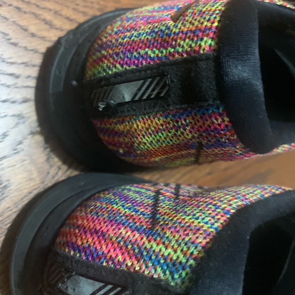 ASICS Colorful Knit Running Shoes - Picture 3 of 8